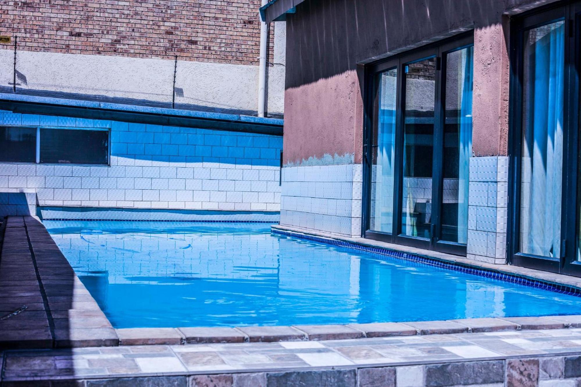 Coyotes Hotel & Conference Centre Mbombela Екстериор снимка