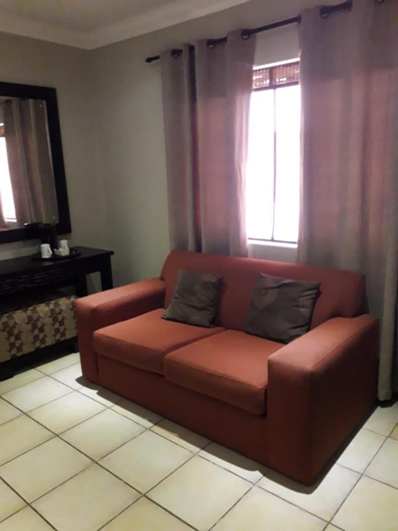 Coyotes Hotel & Conference Centre Mbombela Екстериор снимка