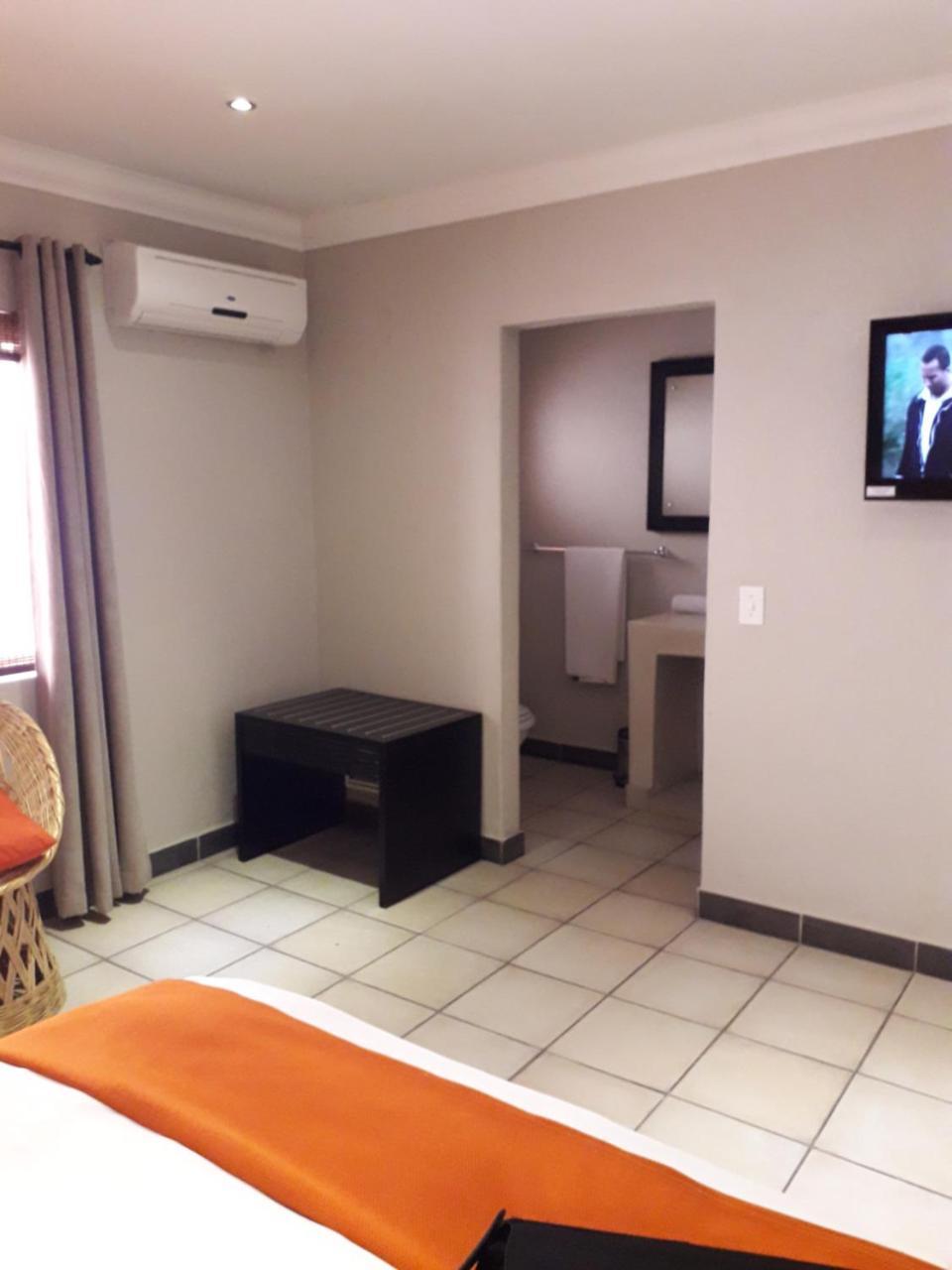 Coyotes Hotel & Conference Centre Mbombela Екстериор снимка