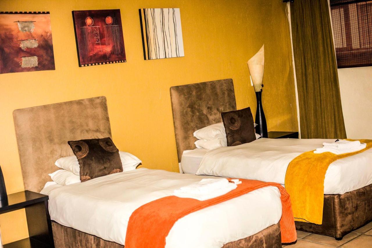 Coyotes Hotel & Conference Centre Mbombela Екстериор снимка