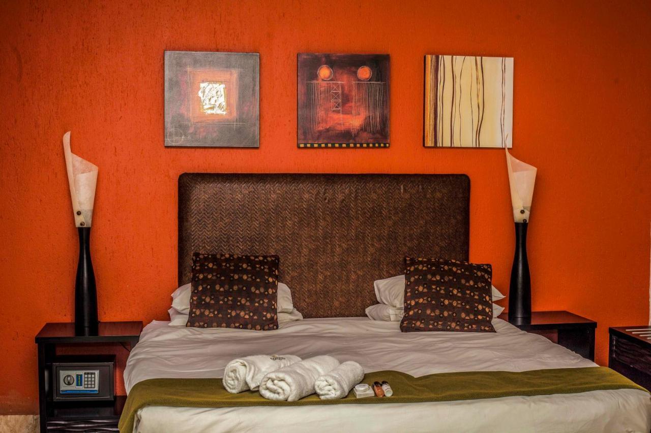 Coyotes Hotel & Conference Centre Mbombela Екстериор снимка