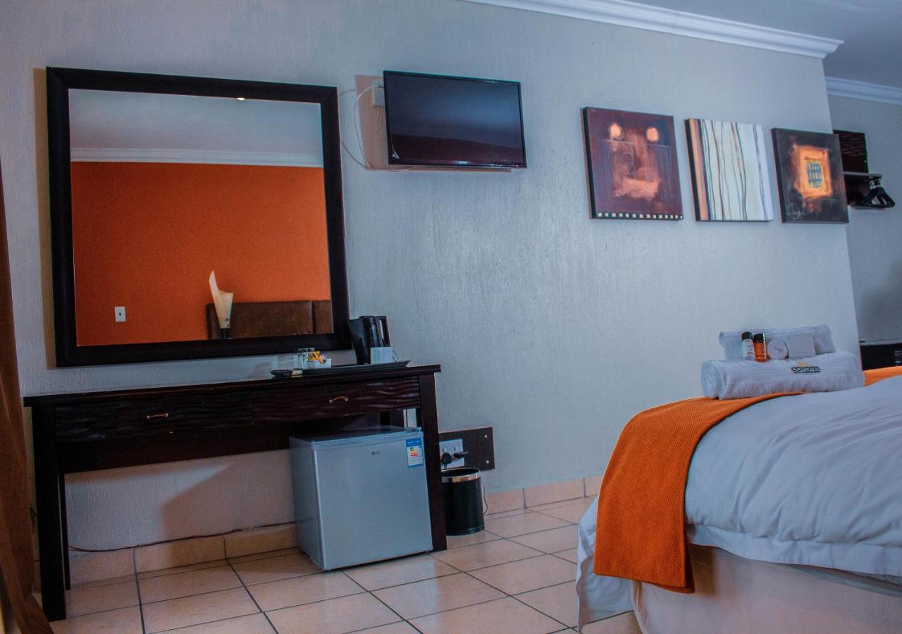 Coyotes Hotel & Conference Centre Mbombela Екстериор снимка
