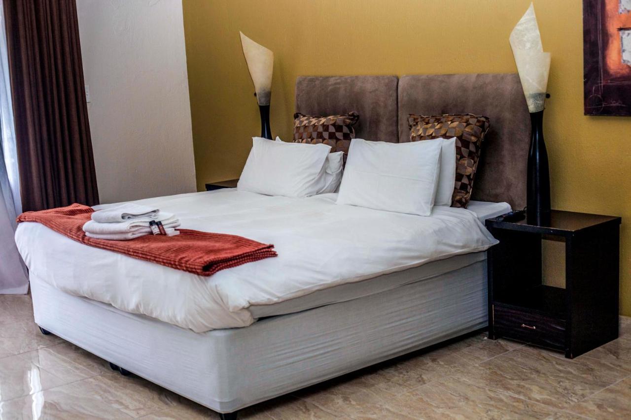 Coyotes Hotel & Conference Centre Mbombela Екстериор снимка